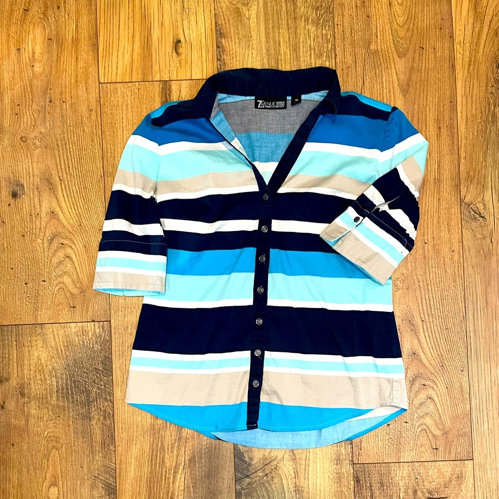 7th Avenue Design Studio XS blue and tan womens button up shirt